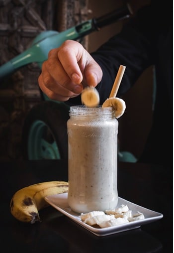 How to make banana oats flaxseed smoothie