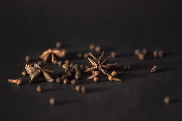 use of cloves for stretch marks